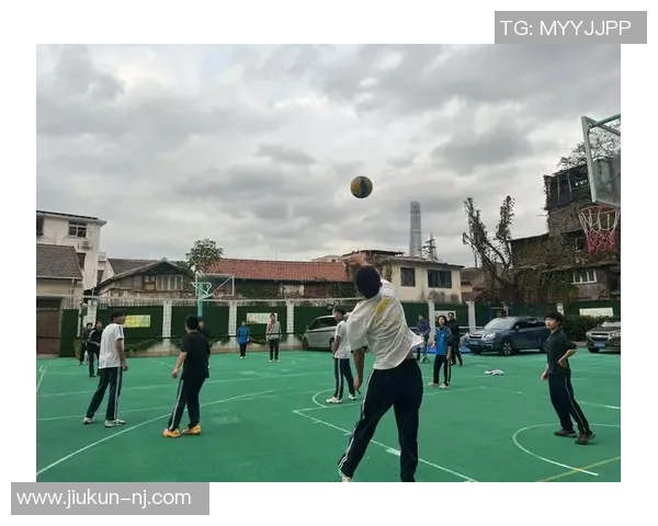 上海排球队荣登排球团队协作排行榜第三名展现卓越团队精神与实力