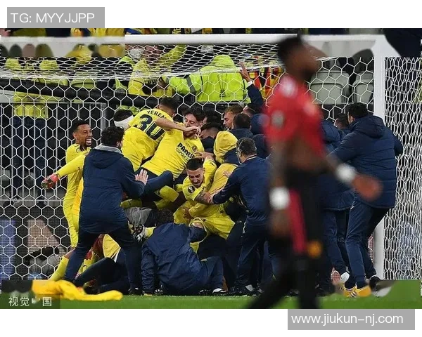 重庆足球队与南京足球队赛后复盘分析比赛节奏与战术表现